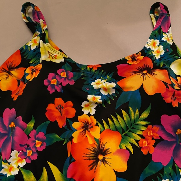 Bright Floral Print Swim 365 Plus Size Swim Suit!! NWOT - Picture 13 of 14